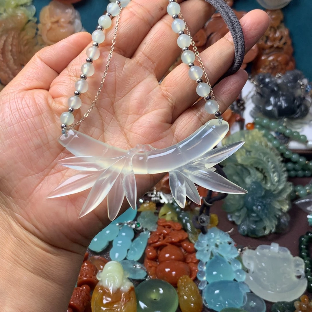 蛇纹石玉未镶嵌挂坠