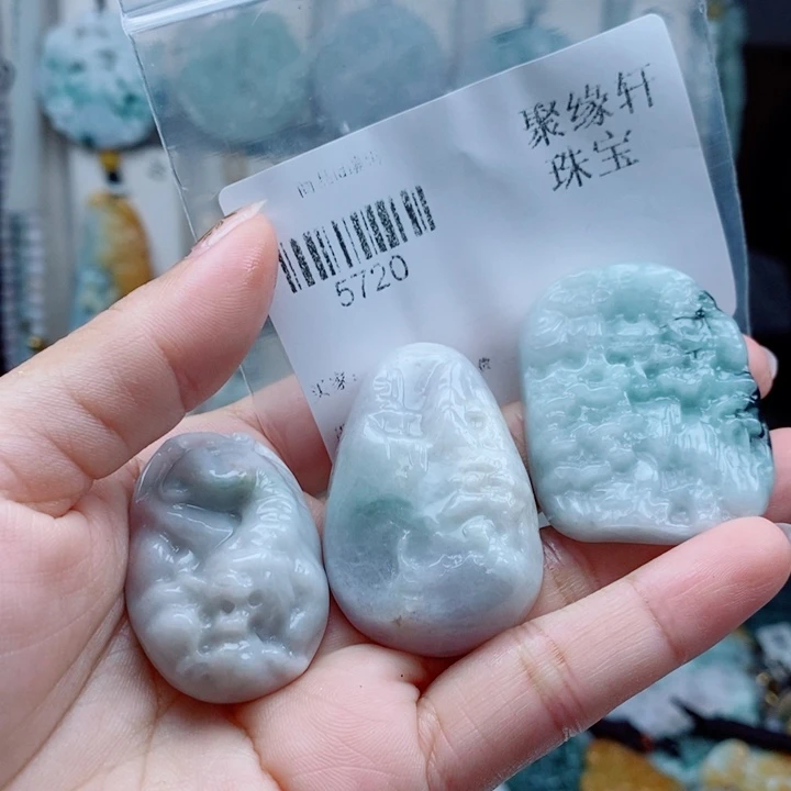 翡翠未镶嵌颈饰翡翠