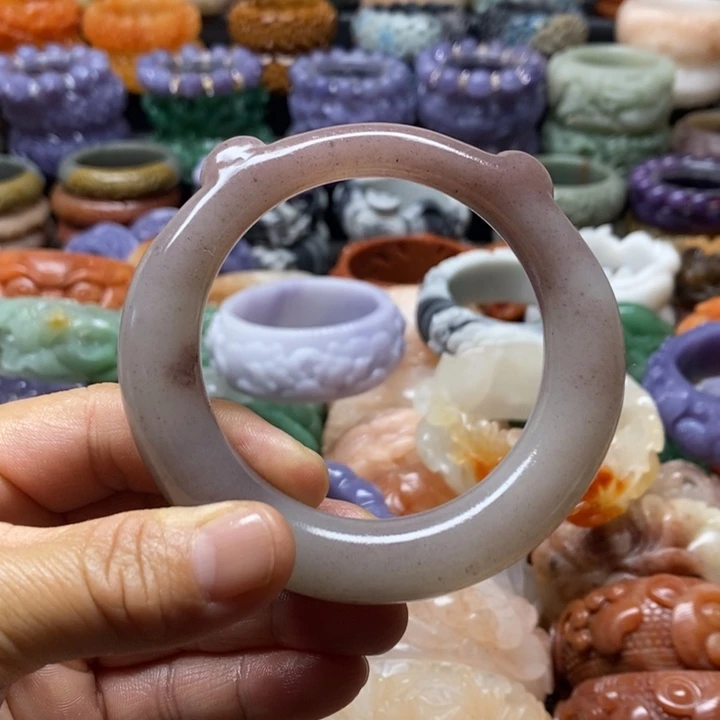 未镶嵌手镯石英质玉