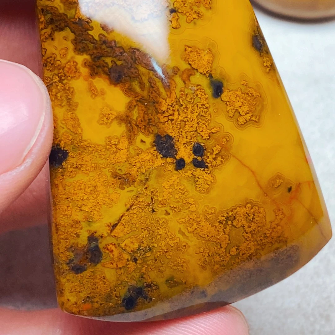 正***存玛瑙/玉髓未镶嵌颈饰