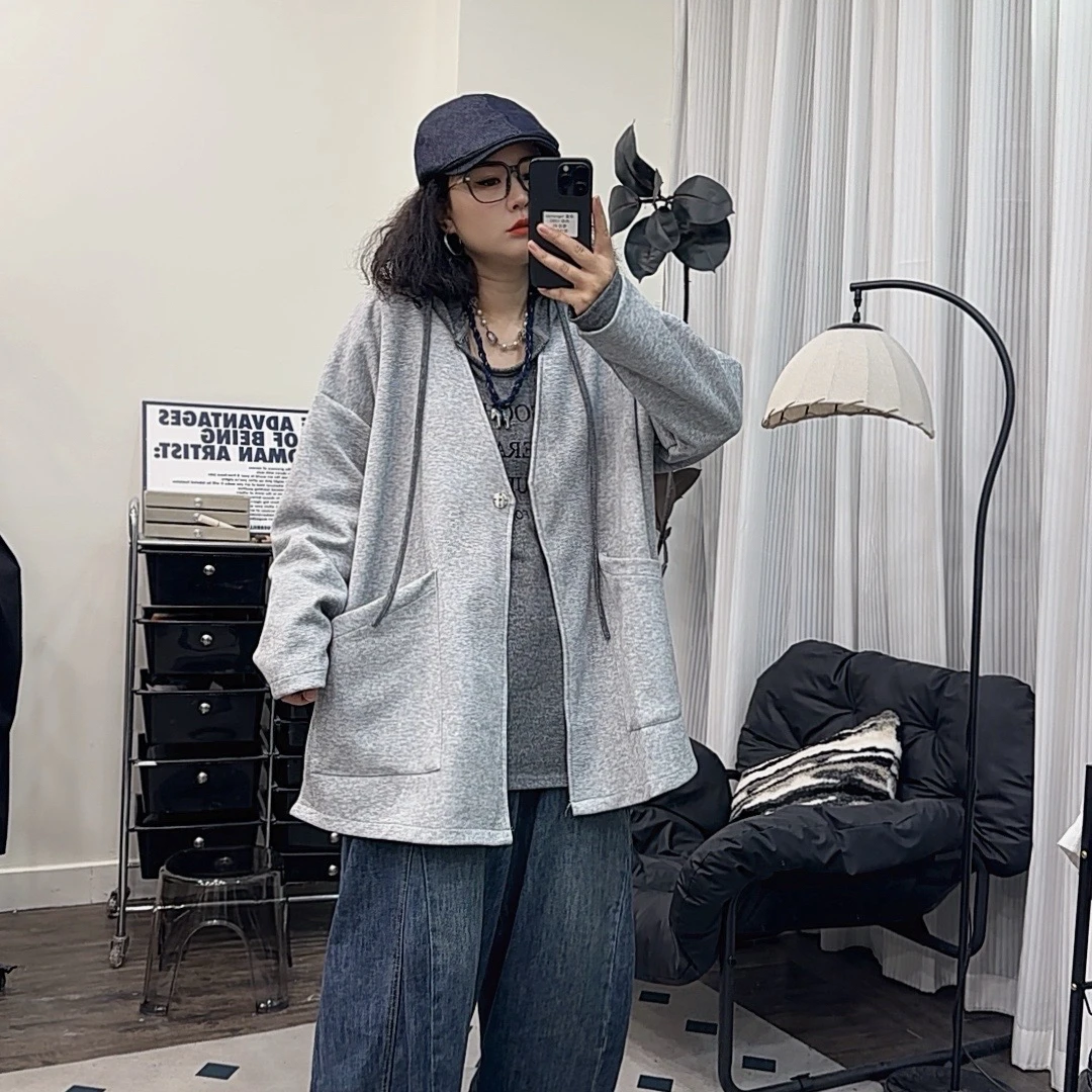 哆唛85630款大V领纯色长袖大口袋单颗扣子宽松秋季新款外套休闲