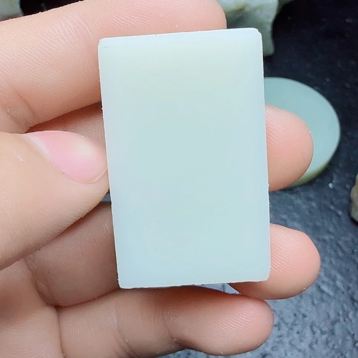 和田玉（糖玉）未镶嵌珠宝奇石