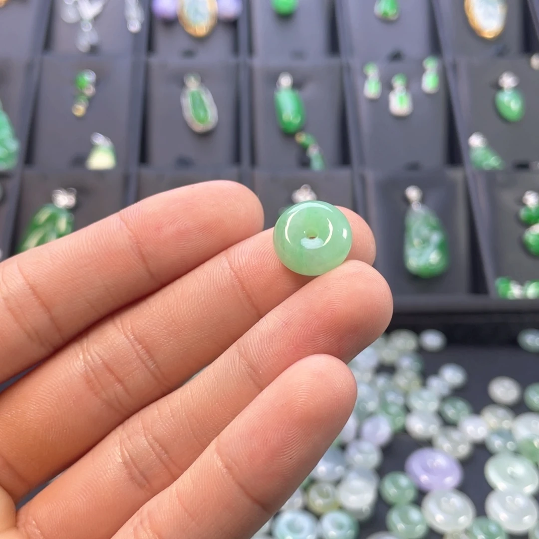 翡翠颈饰未镶嵌天然缅甸翡翠平安扣