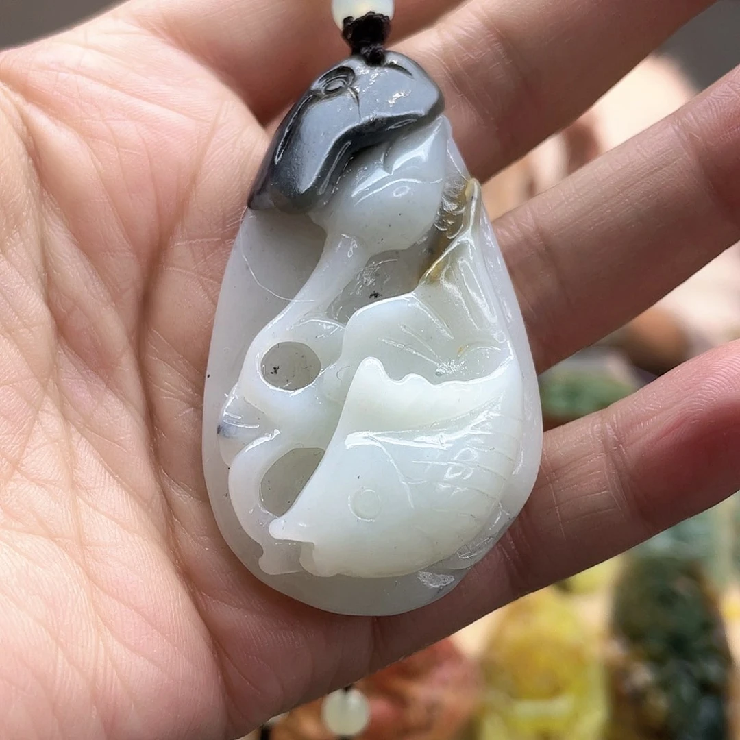 蛇纹石玉颈饰未镶嵌