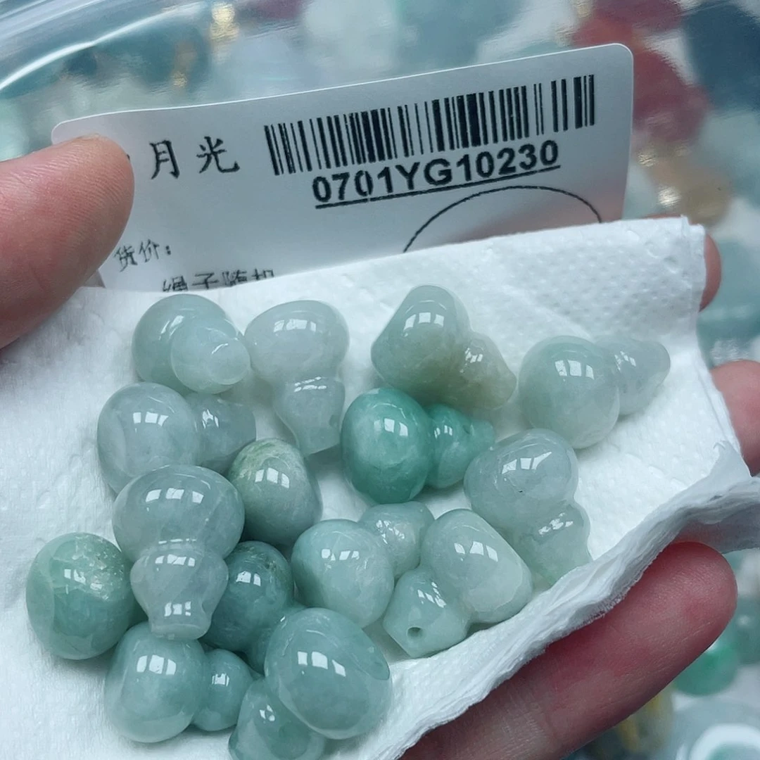 翡翠未镶嵌吊坠(不含链)多样性