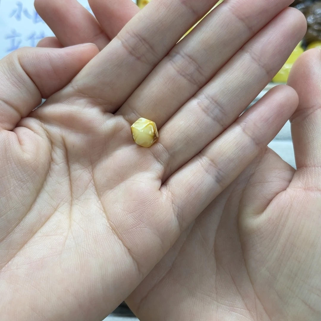 ****月裸石琥珀未镶嵌5月 存
