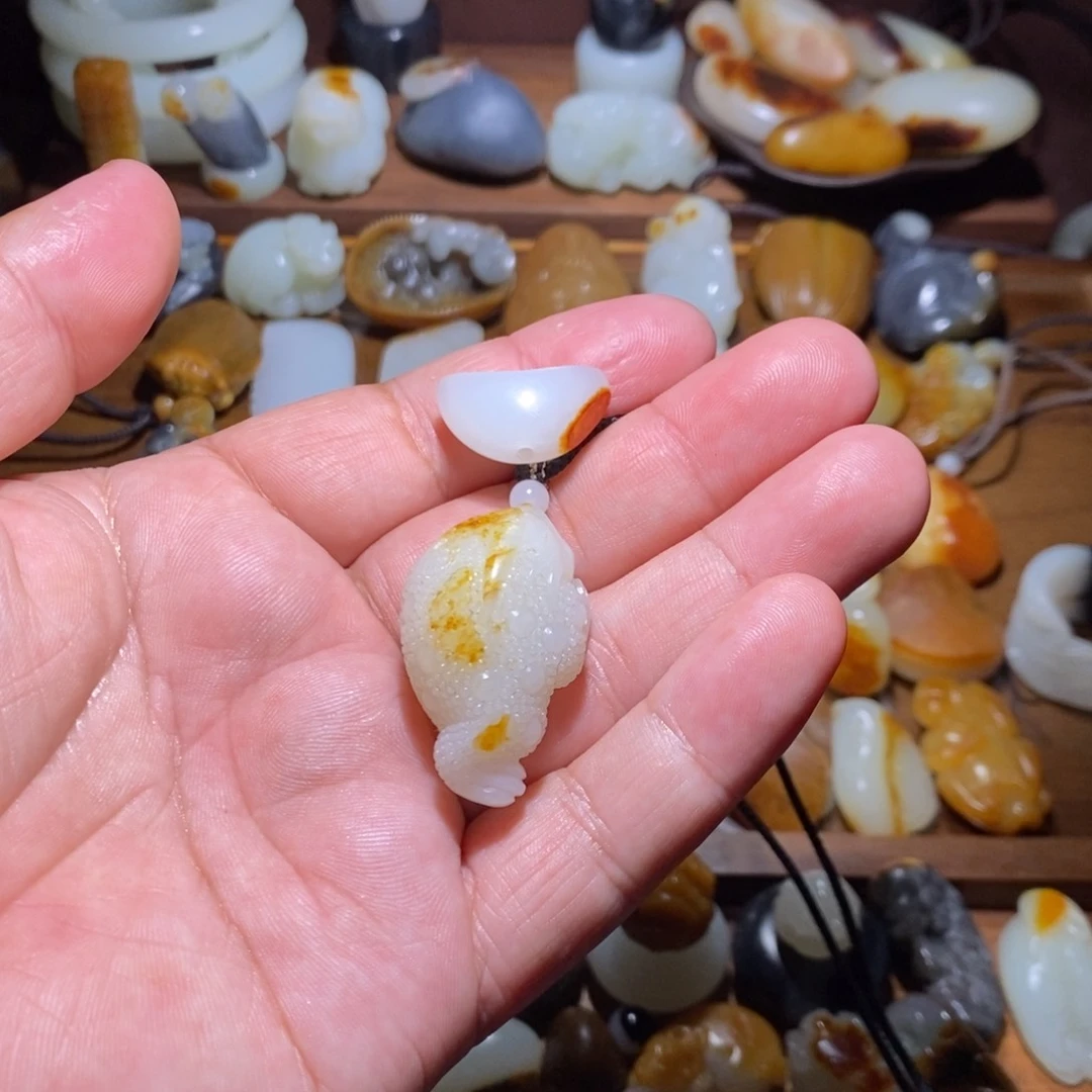 和田玉未镶嵌颈饰白**悠