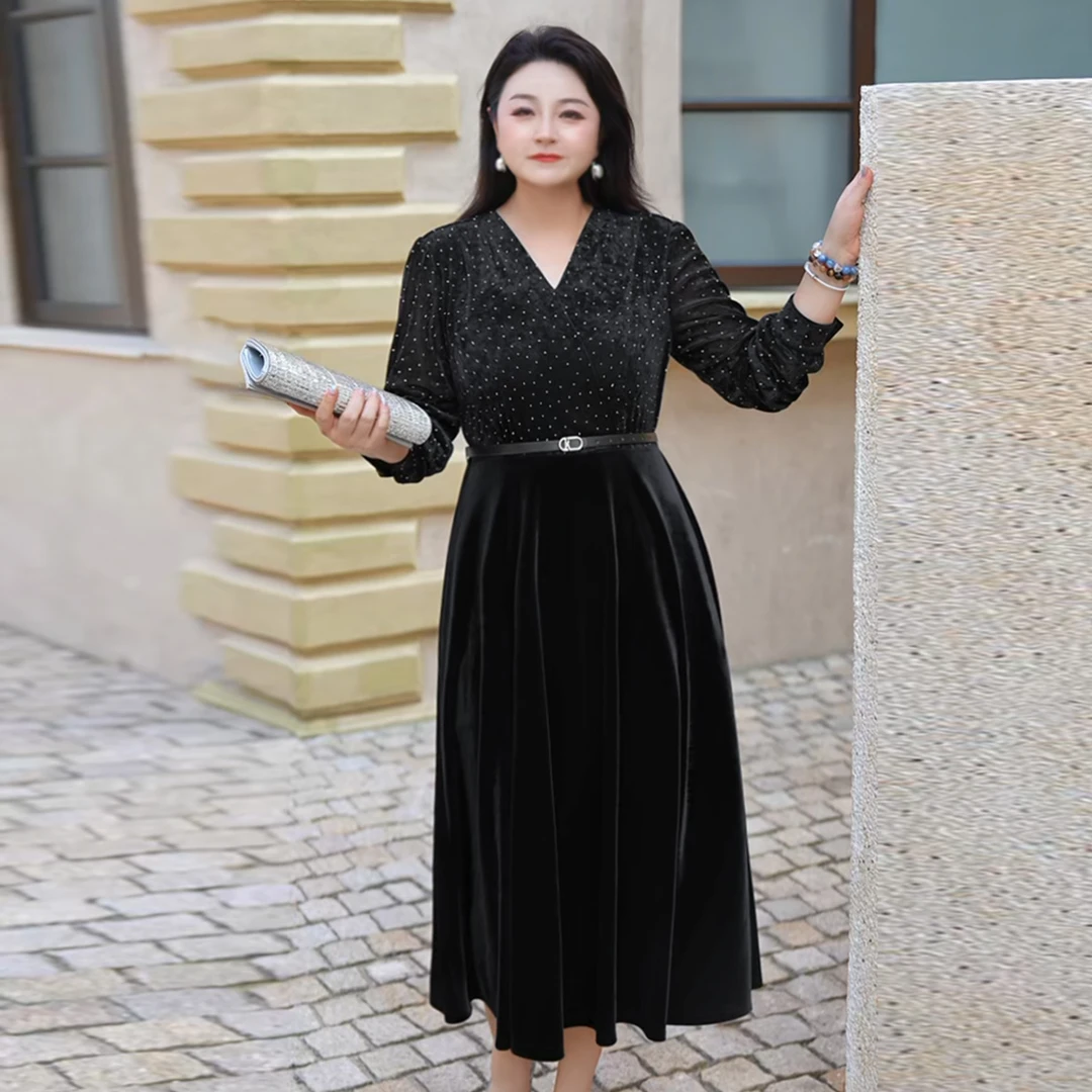 现货-MsShe大码女装秋装丝绒重工烫钻配腰带收腰连衣裙J~B2509060