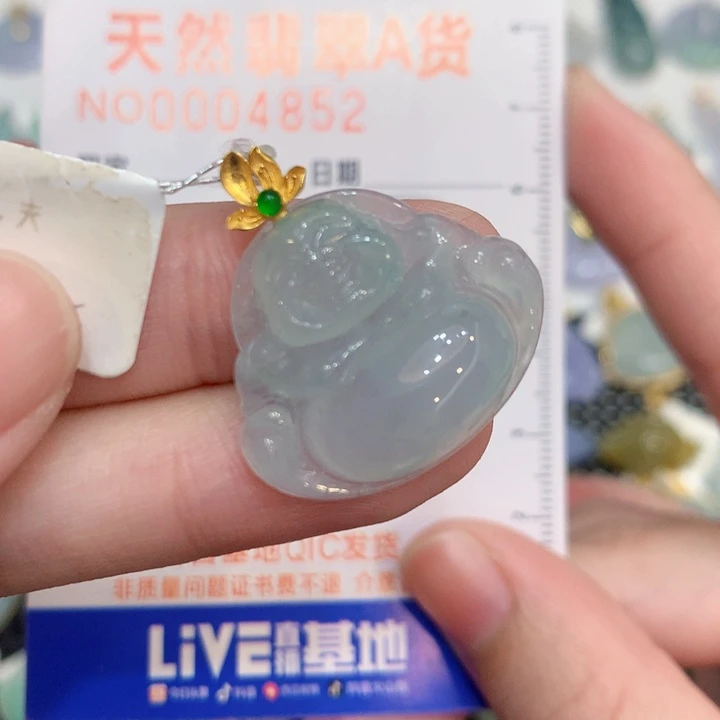 翡翠18K金镶嵌颈饰佛公