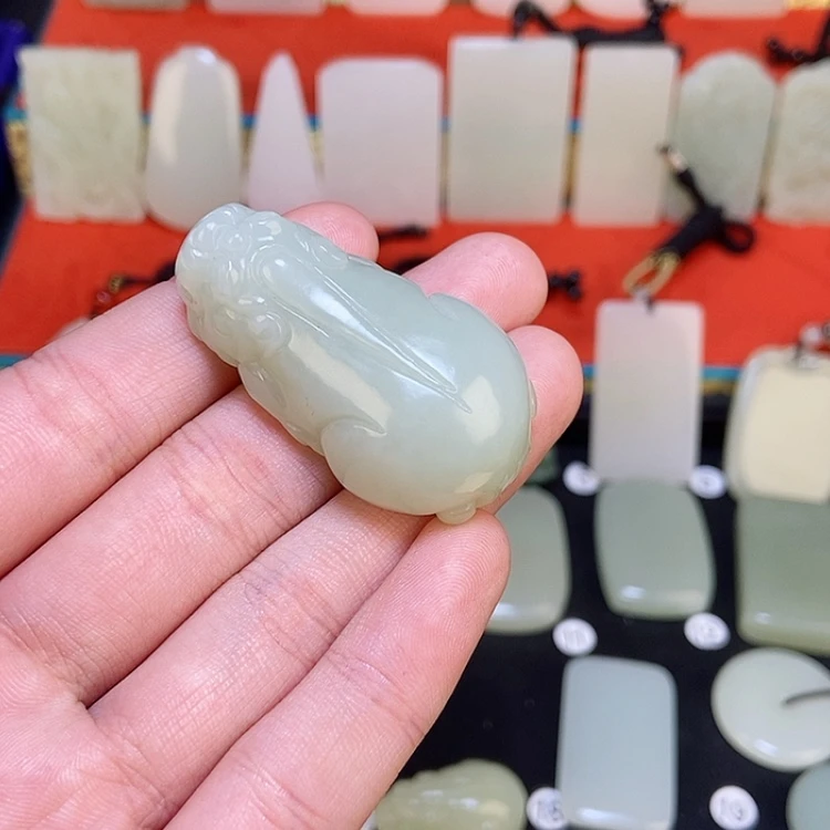 【闪购商品】颈饰未镶嵌和田玉
