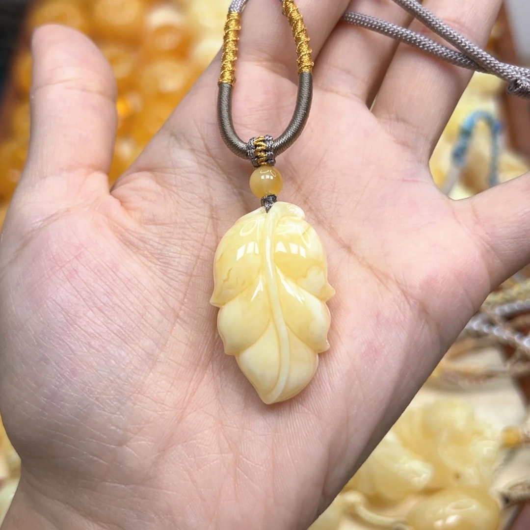 琥珀颈饰未镶嵌蜜蜡
