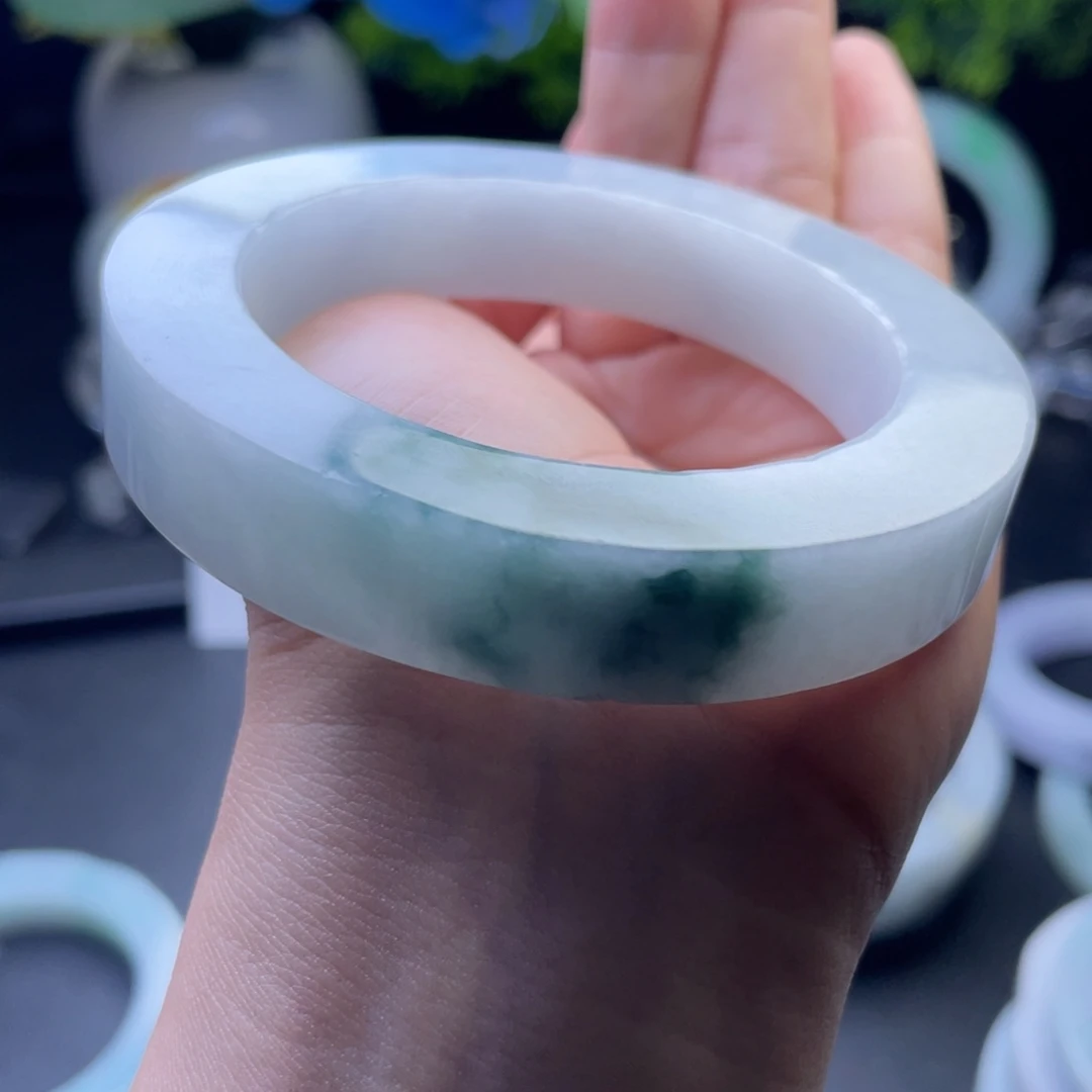 自***生定制翡翠缅A翡翠未镶嵌翡翠手镯