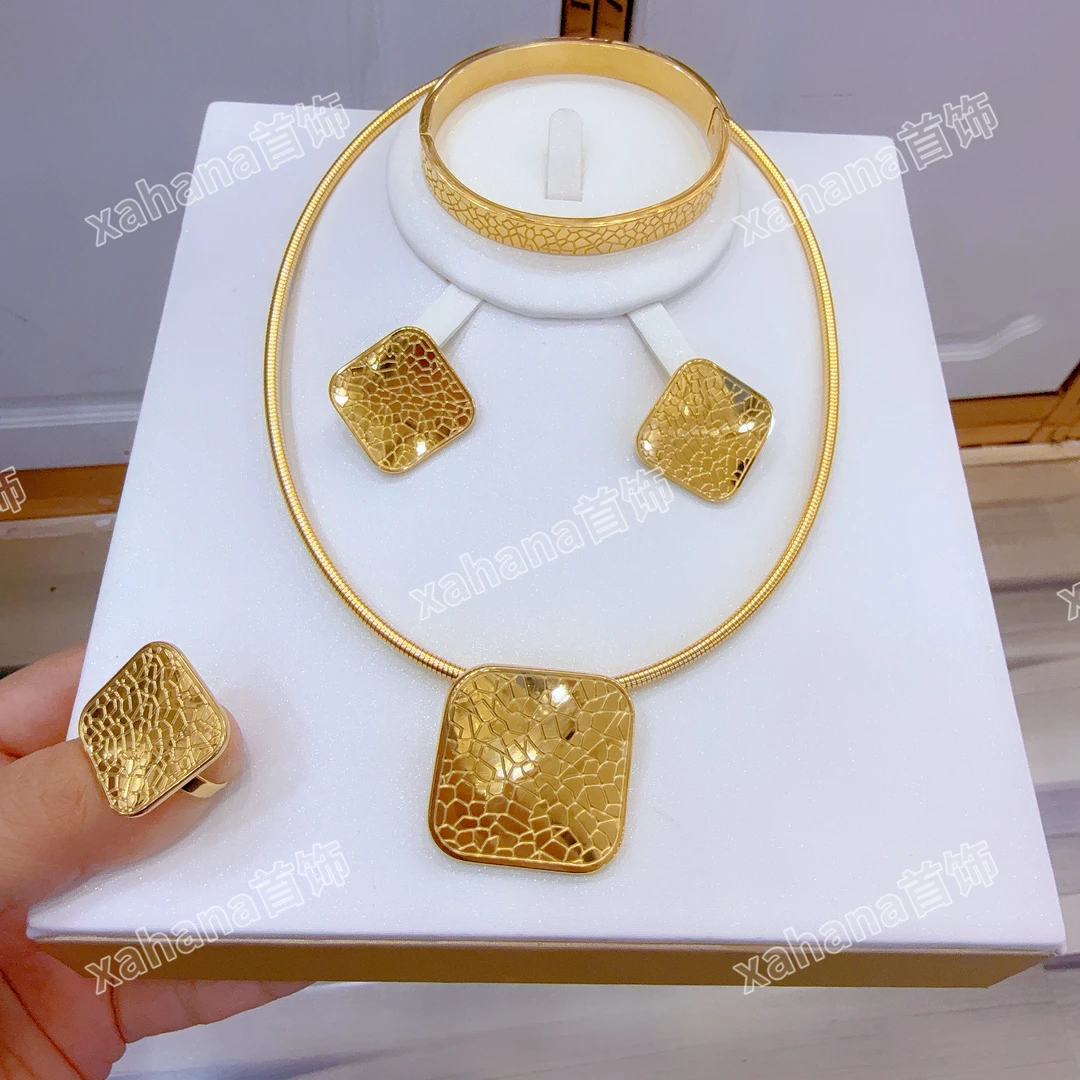 钛钢亚克力项链 爆款时尚钛钢四件套首饰网红爆款个性高级潮流