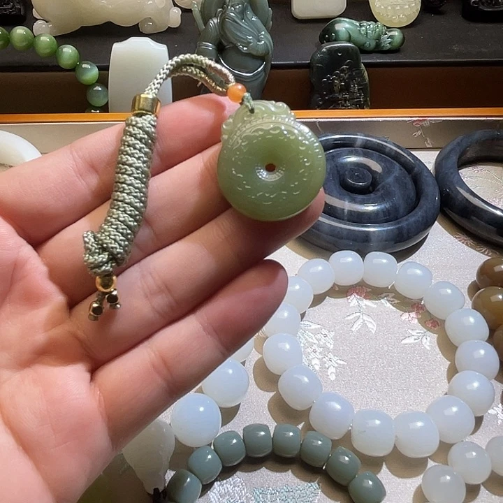 项链未镶嵌和田玉