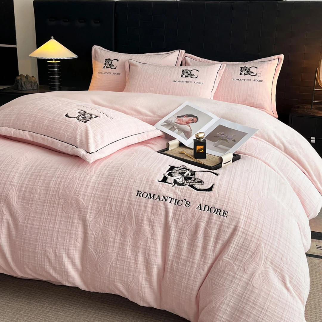 水星高档适用家纺2025新款轻奢雕花绒牛奶绒四件套高级感绣花被套