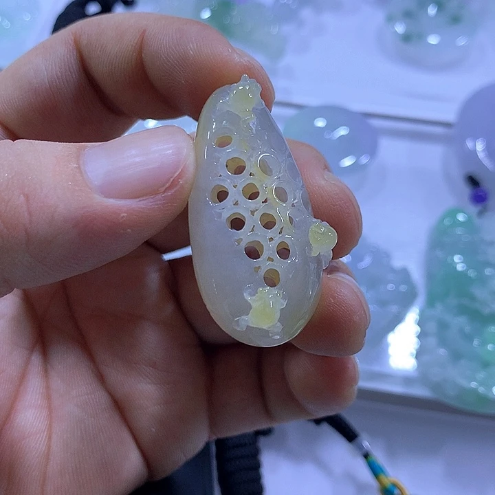 翡翠未镶嵌颈饰天然翡翠A货吊坠