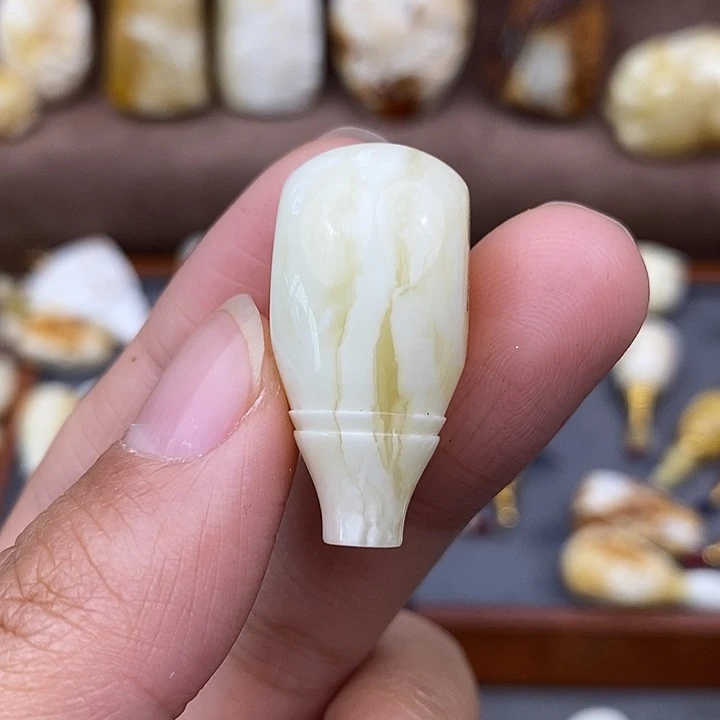 琥珀裸石未镶嵌14三通w73