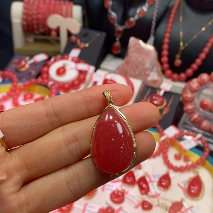 菱锰矿（红纹石）18K金镶嵌颈饰