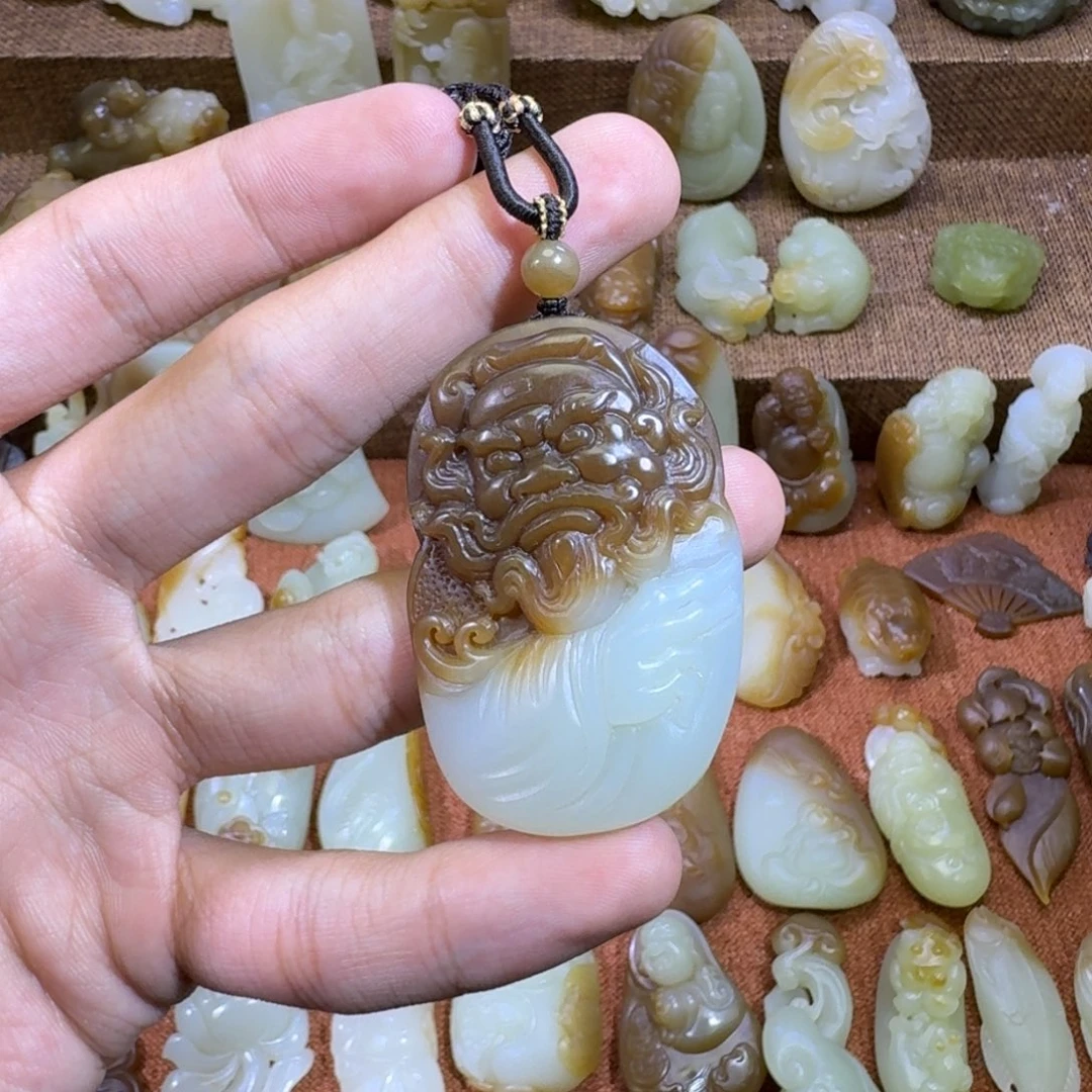 和田玉未镶嵌颈饰