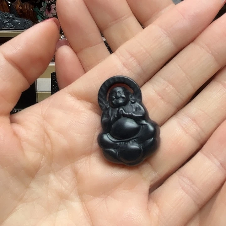 和田玉（墨玉）未镶嵌颈饰小佛公
