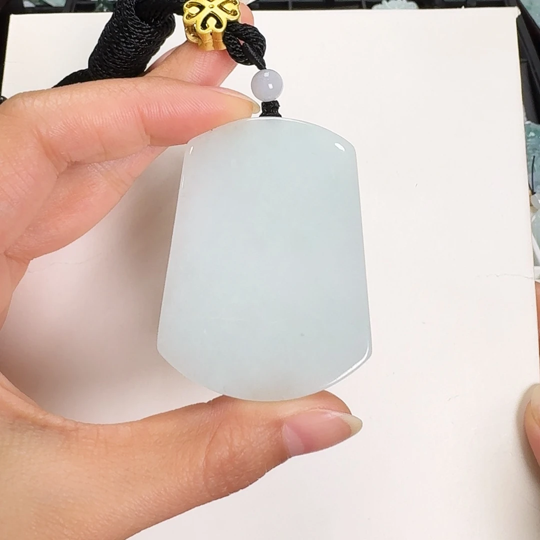 翡翠颈饰未镶嵌东****?无事牌