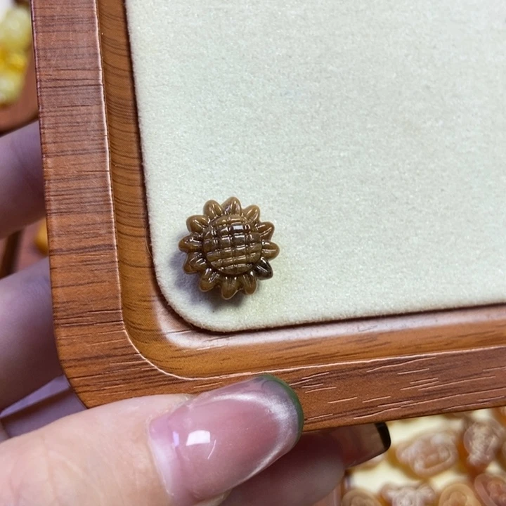 琥珀未镶嵌珠宝奇石向日葵