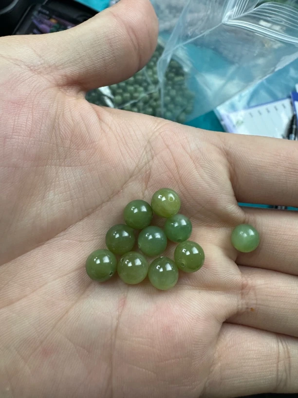 【四哥珠宝】和田玉黑羊洞珠子拍一发一