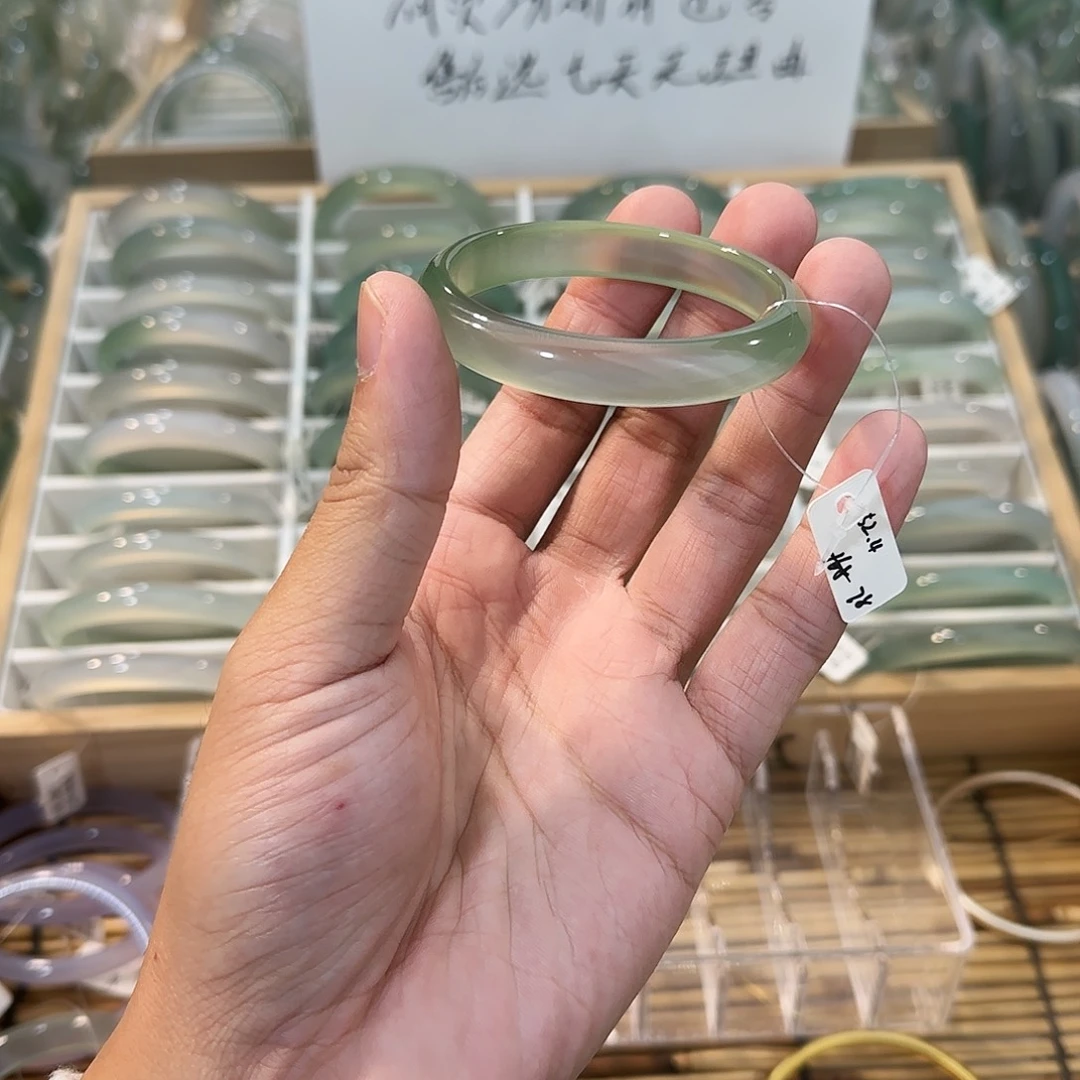 玛瑙/玉髓未镶嵌手镯圈口52.4