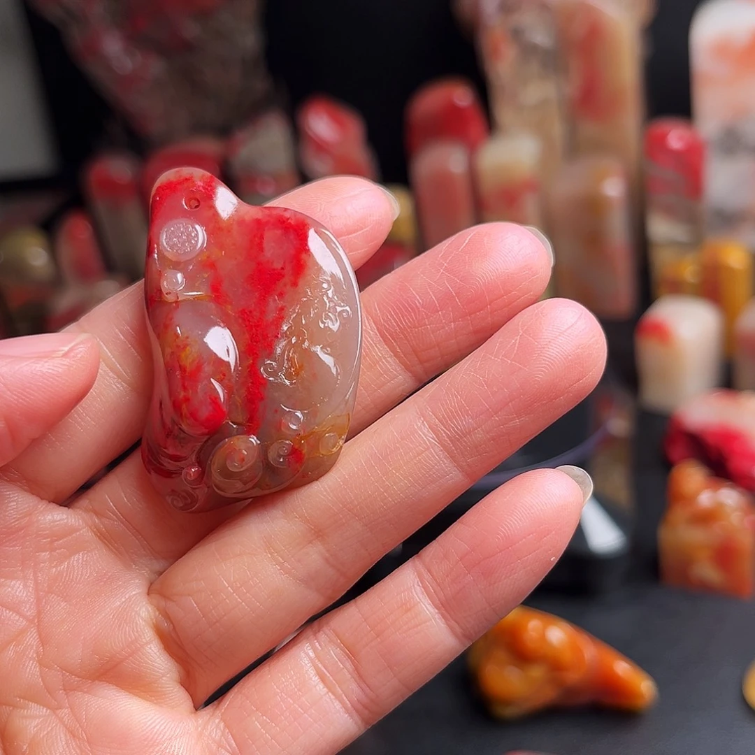 昌化石其他鸡血石挂件