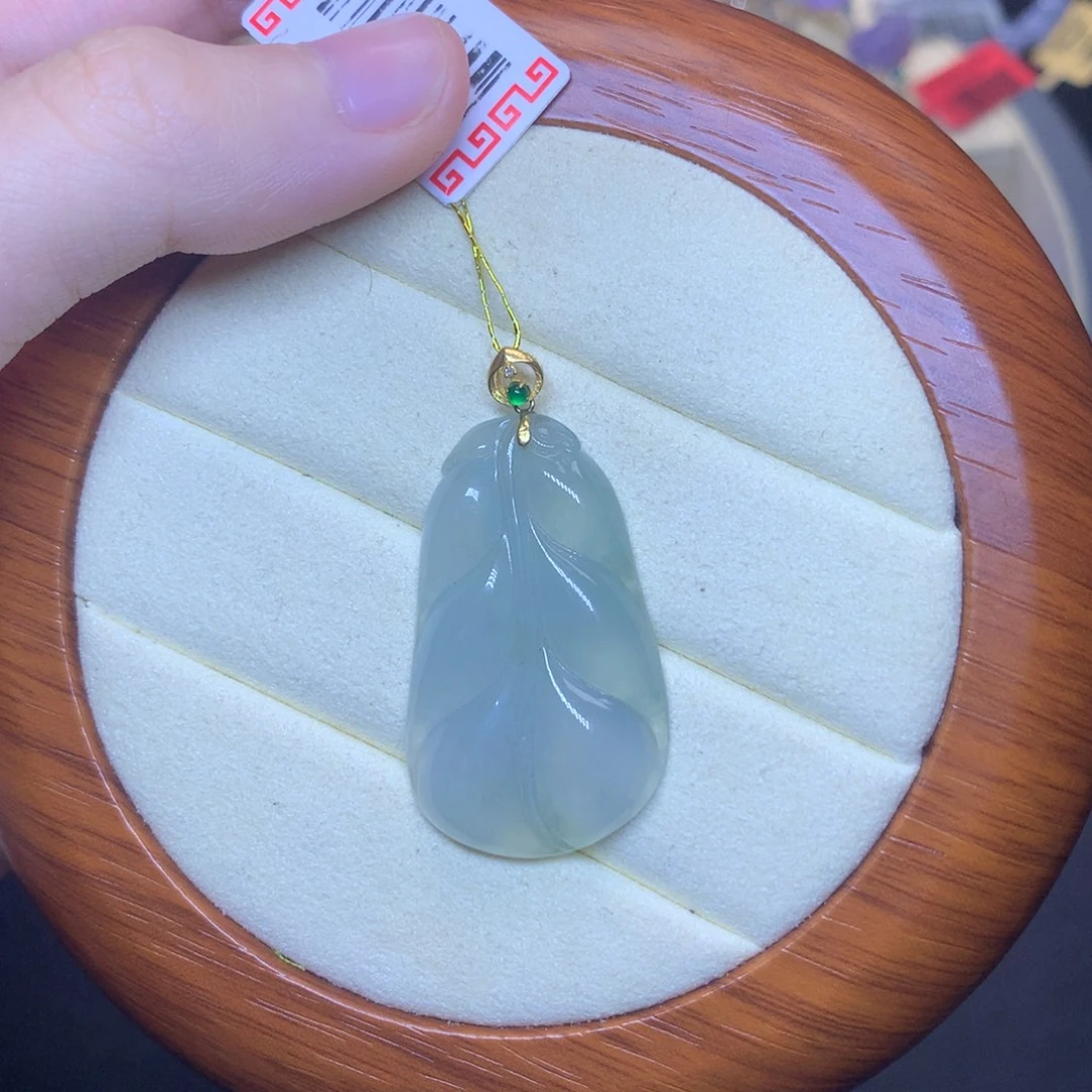 颈饰18K金镶嵌翡翠天然