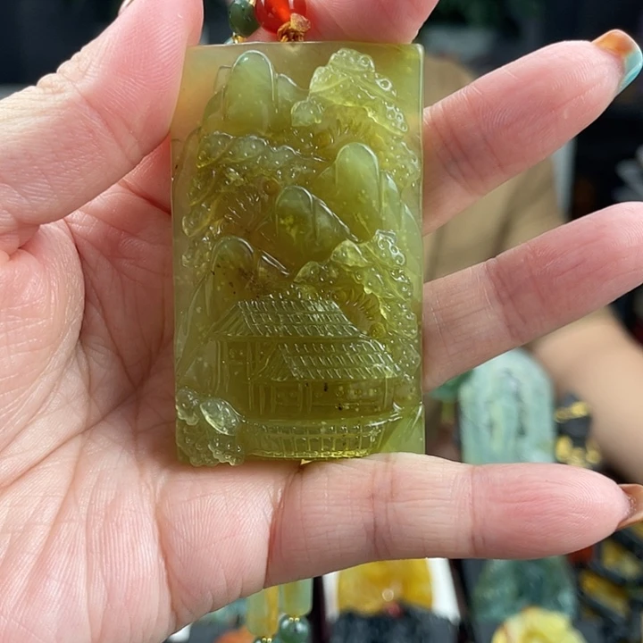 蛇纹石玉未镶嵌颈饰