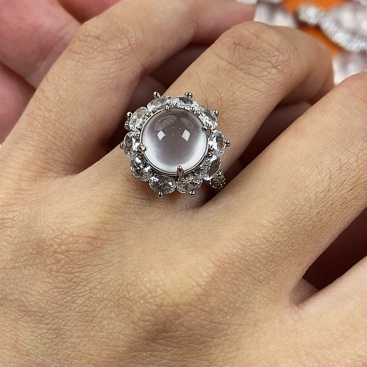 石英质玉合金颈饰