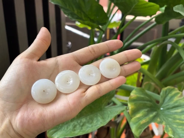 062720WM和田玉青海料藕粉平安扣 约25.6*7 多样性发其一