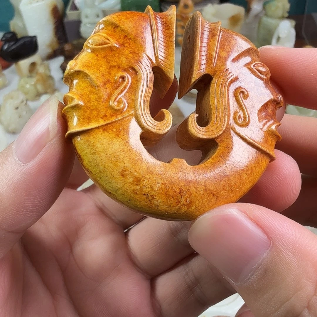 祥***符未镶嵌和田玉车挂