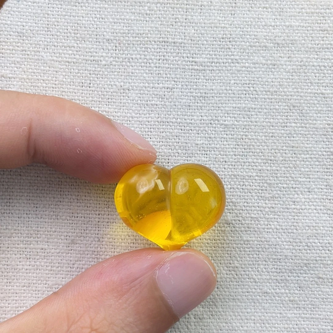 裸石琥珀未镶嵌屁桃