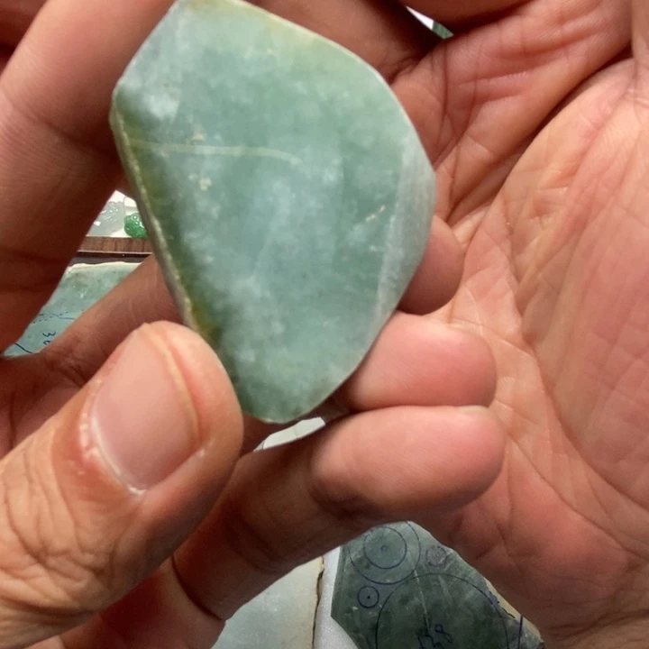 翡翠裸石毛料不包工