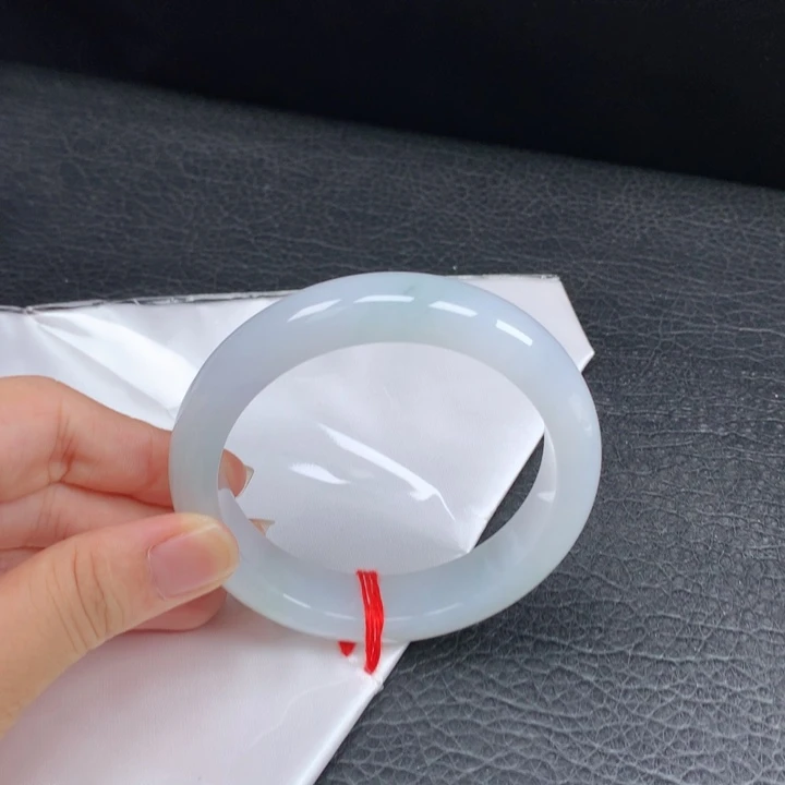 翡翠未镶嵌手镯。。