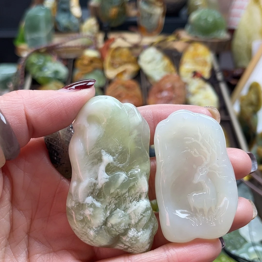 蛇纹石玉颈饰未镶嵌毛*岫玉