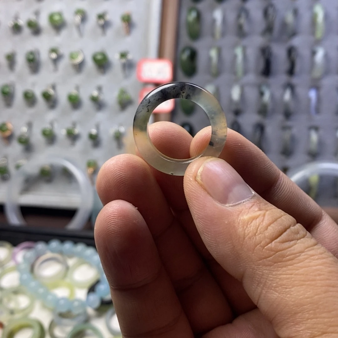 蛇纹石玉未镶嵌戒指