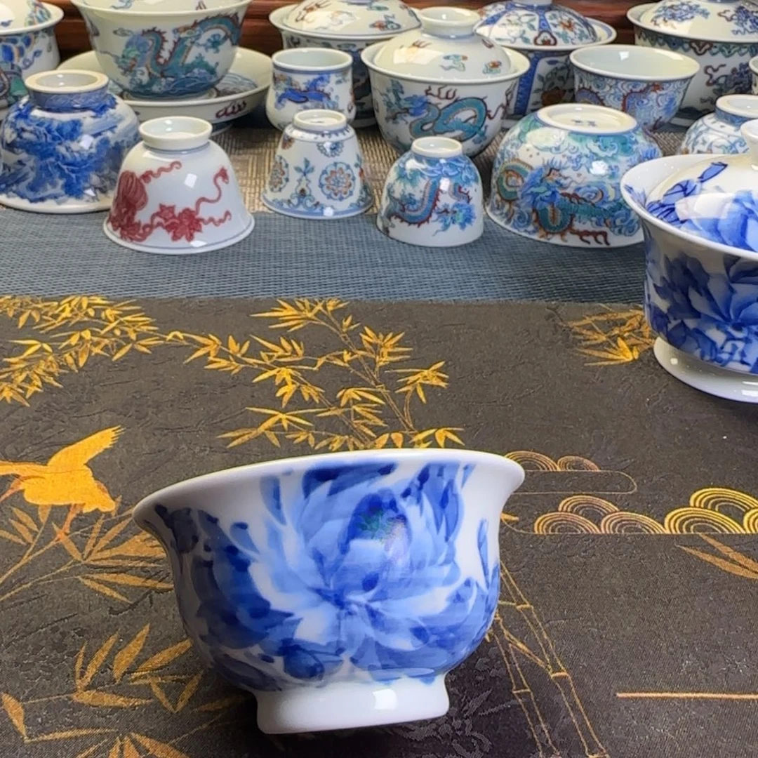 瓷片牡丹压手杯一个