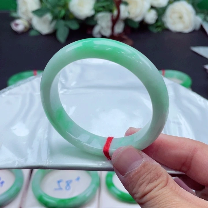 未镶嵌手镯翡翠翡翠