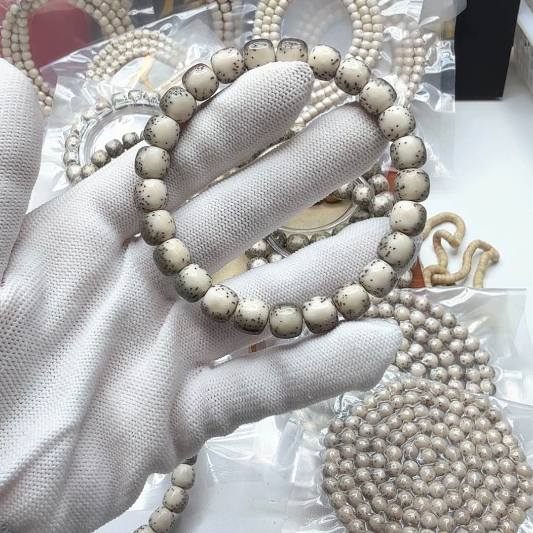 星月菩提吊坠4绿背河豚9左右