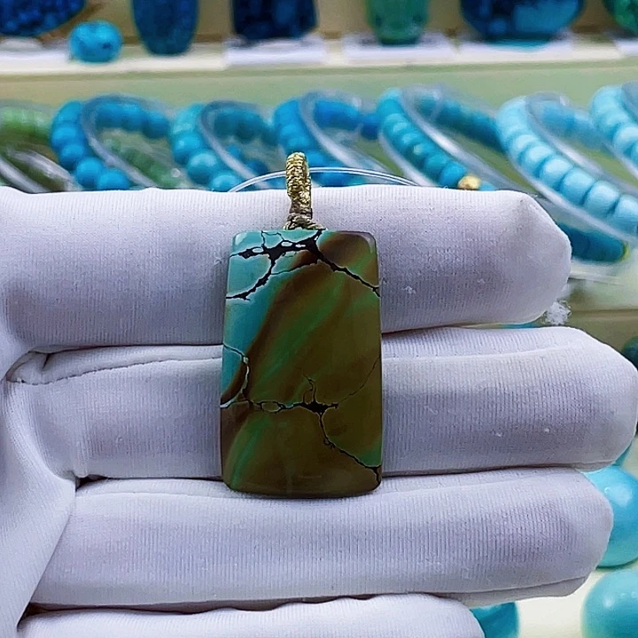 绿松石未镶嵌挂件