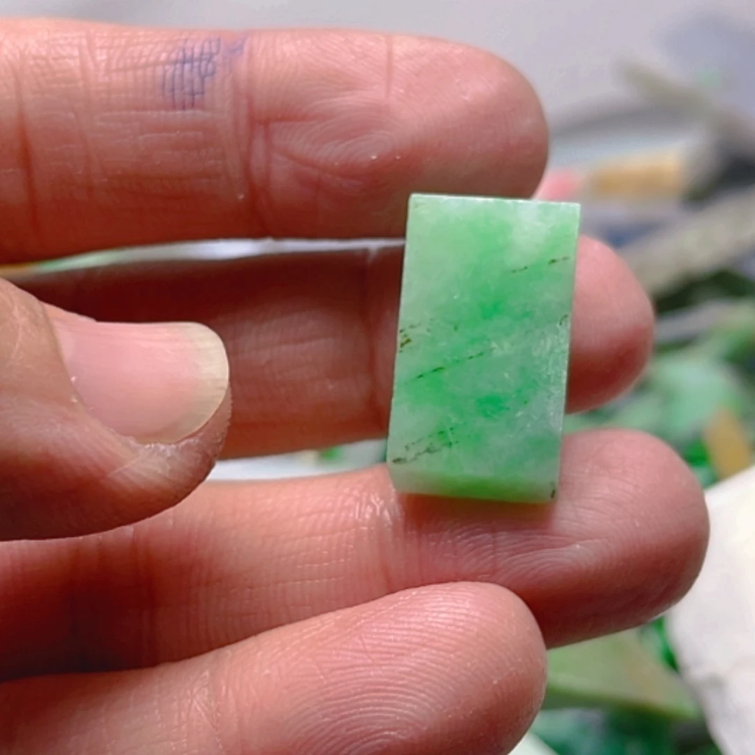 【闪购商品】翡翠颈饰未镶嵌奋**前