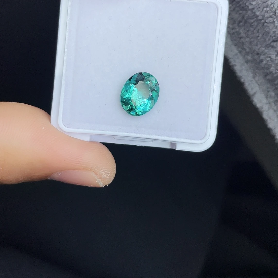 未镶嵌裸石碧玺3.122Ct。