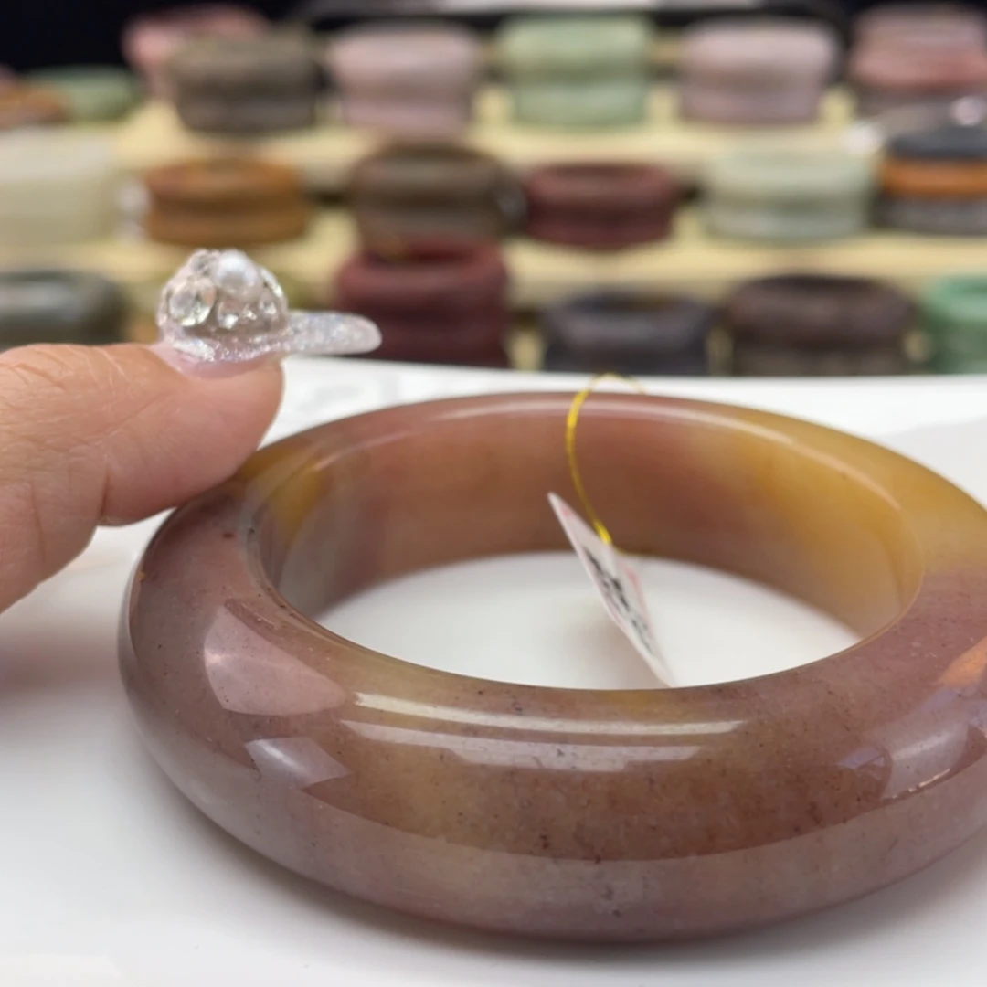 【闪购商品】石英质玉手镯未镶嵌燚*