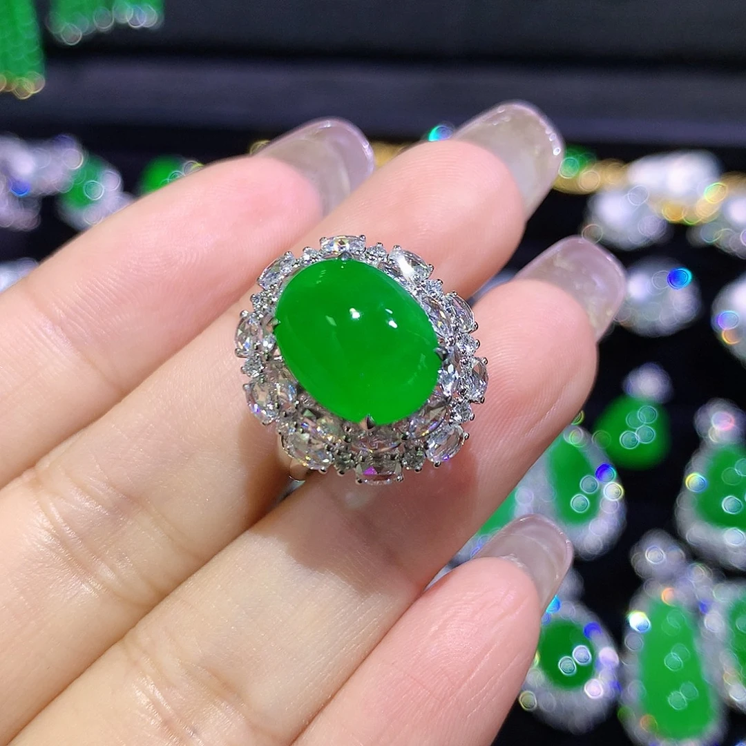 翡翠18K金镶嵌戒指高冰满绿