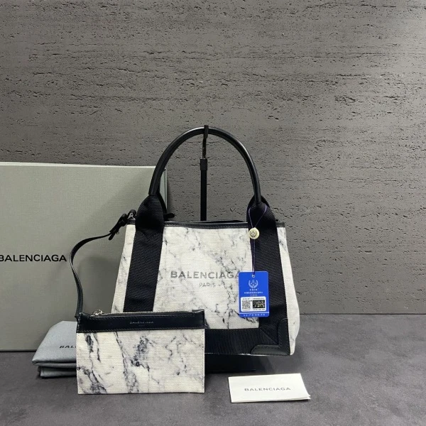 巴黎世家/包包/95新/底长：25/C14306398715