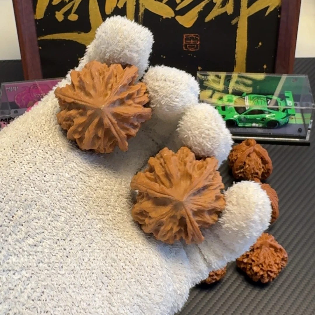 桃核吊坠岐山三棱