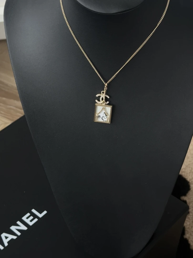 95新 Chanel/香奈儿 coco小姐 相框双c 项链 6979090